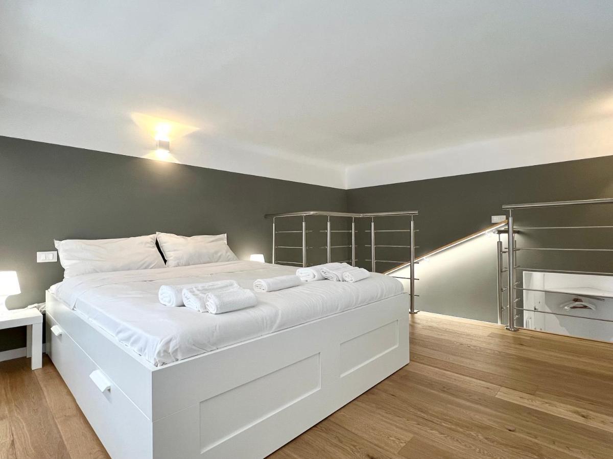 Appartamento Central Luxe Haven Milano Esterno foto